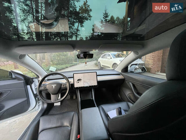 Белый Тесла Модель 3, объемом двигателя 0 л и пробегом 105 тыс. км за 17999 $, фото 12 на Automoto.ua