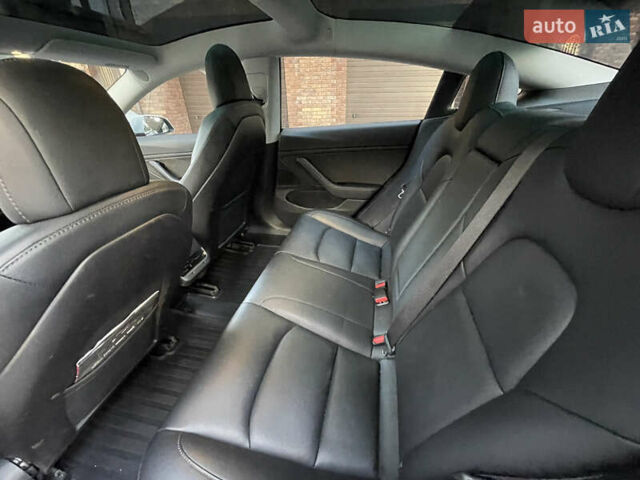 Белый Тесла Модель 3, объемом двигателя 0 л и пробегом 105 тыс. км за 17999 $, фото 11 на Automoto.ua