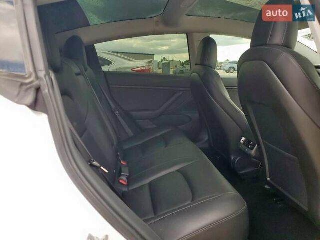 Білий Тесла Модель 3, об'ємом двигуна 0 л та пробігом 105 тис. км за 3000 $, фото 10 на Automoto.ua