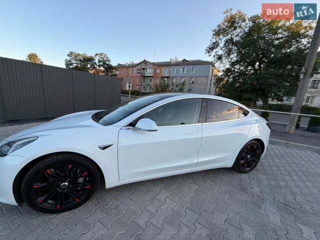 Белый Тесла Модель 3, объемом двигателя 0 л и пробегом 240 тыс. км за 18000 $, фото 3 на Automoto.ua