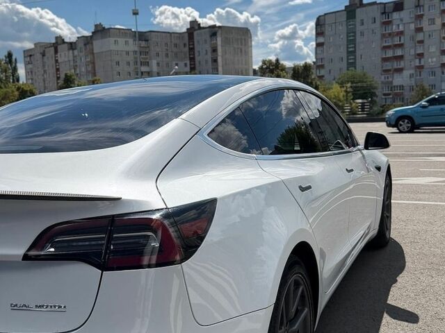 Белый Тесла Модель 3, объемом двигателя 0 л и пробегом 222 тыс. км за 16400 $, фото 7 на Automoto.ua
