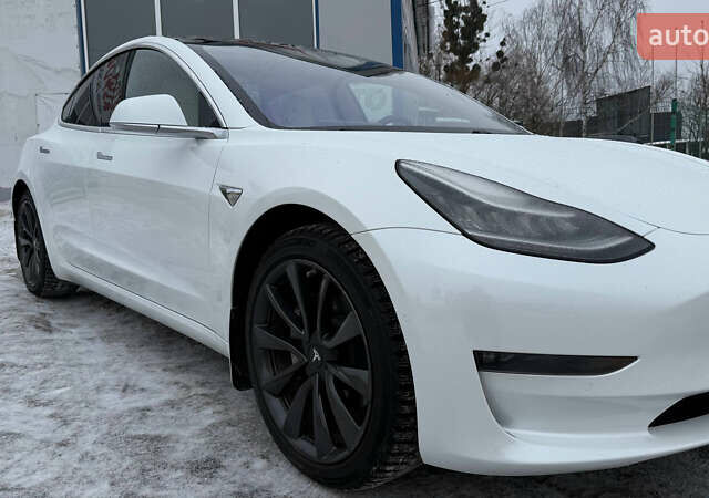 Білий Тесла Модель 3, об'ємом двигуна 0 л та пробігом 100 тис. км за 16500 $, фото 5 на Automoto.ua