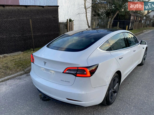Белый Тесла Модель 3, объемом двигателя 0 л и пробегом 81 тыс. км за 15500 $, фото 3 на Automoto.ua
