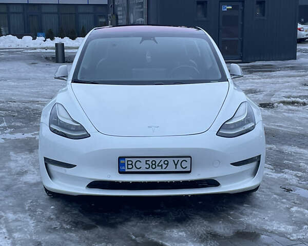 Білий Тесла Модель 3, об'ємом двигуна 0 л та пробігом 212 тис. км за 14250 $, фото 1 на Automoto.ua