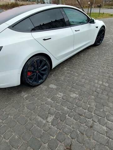 Белый Тесла Модель 3, объемом двигателя 0 л и пробегом 123 тыс. км за 17300 $, фото 5 на Automoto.ua