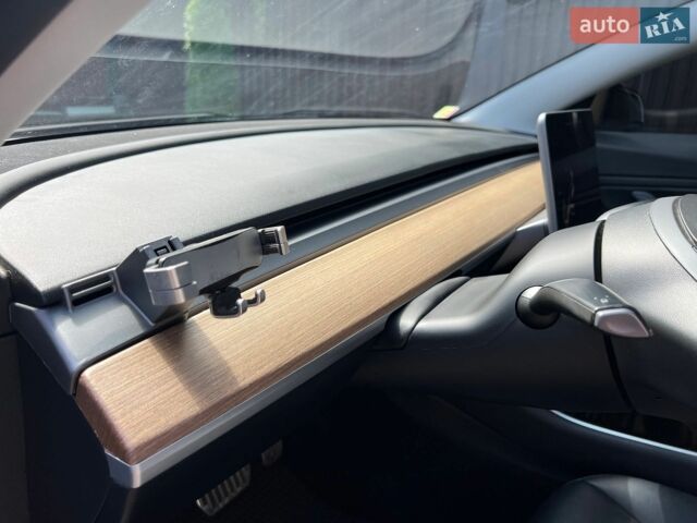 Білий Тесла Модель 3, об'ємом двигуна 0 л та пробігом 126 тис. км за 15500 $, фото 25 на Automoto.ua