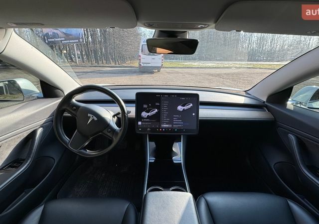 Білий Тесла Модель 3, об'ємом двигуна 0 л та пробігом 136 тис. км за 15950 $, фото 10 на Automoto.ua