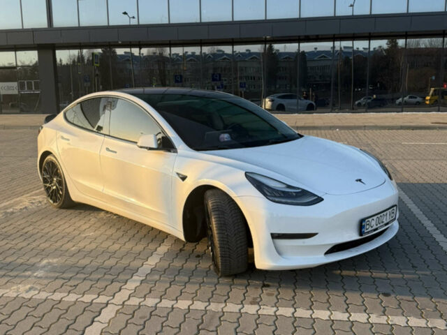 Білий Тесла Модель 3, об'ємом двигуна 0 л та пробігом 130 тис. км за 19700 $, фото 1 на Automoto.ua