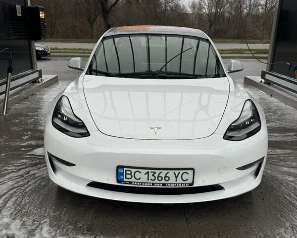 Белый Тесла Модель 3, объемом двигателя 0 л и пробегом 131 тыс. км за 16000 $, фото 2 на Automoto.ua