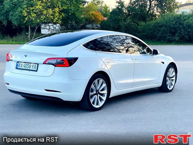 Білий Тесла Модель 3, об'ємом двигуна 0 л та пробігом 107 тис. км за 18000 $, фото 2 на Automoto.ua