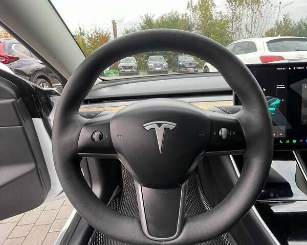 Белый Тесла Модель 3, объемом двигателя 0 л и пробегом 151 тыс. км за 17300 $, фото 11 на Automoto.ua