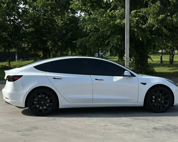 Белый Тесла Модель 3, объемом двигателя 0 л и пробегом 115 тыс. км за 17500 $, фото 7 на Automoto.ua