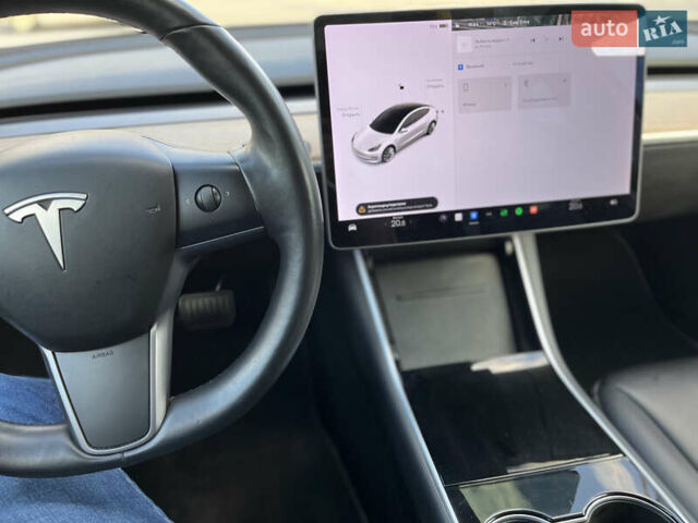 Белый Тесла Модель 3, объемом двигателя 0 л и пробегом 78 тыс. км за 27300 $, фото 11 на Automoto.ua
