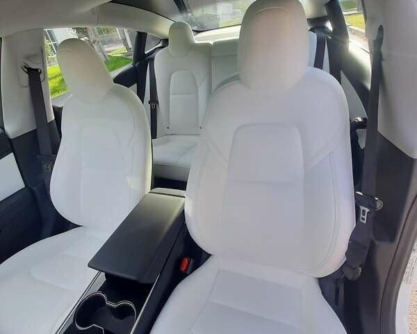 Белый Тесла Модель 3, объемом двигателя 0 л и пробегом 40 тыс. км за 21500 $, фото 14 на Automoto.ua