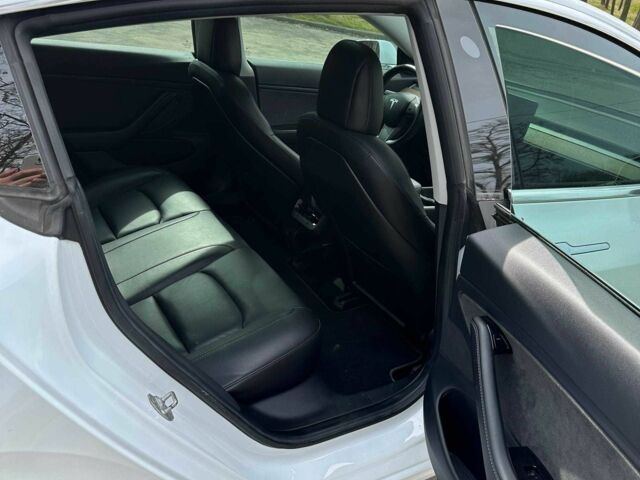 Белый Тесла Модель 3, объемом двигателя 0 л и пробегом 1 тыс. км за 18500 $, фото 15 на Automoto.ua