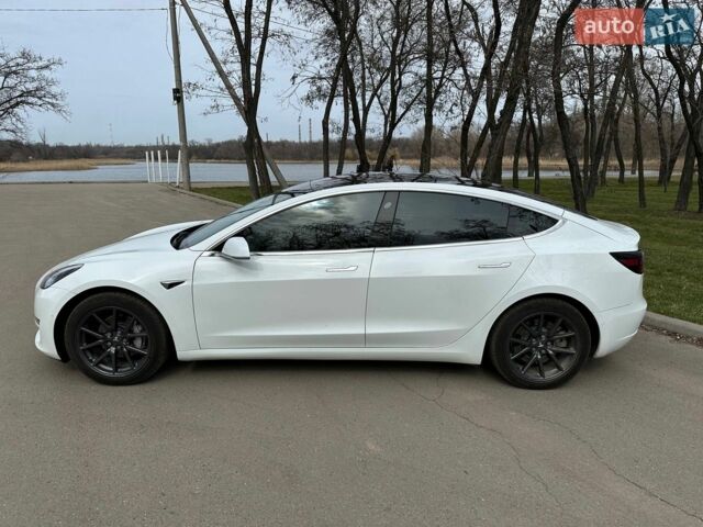 Белый Тесла Модель 3, объемом двигателя 0 л и пробегом 67 тыс. км за 18000 $, фото 4 на Automoto.ua