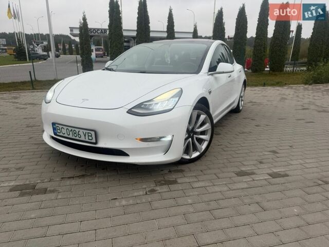 Белый Тесла Модель 3, объемом двигателя 0 л и пробегом 130 тыс. км за 17500 $, фото 1 на Automoto.ua