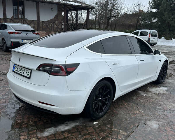 Білий Тесла Модель 3, об'ємом двигуна 0 л та пробігом 117 тис. км за 17200 $, фото 5 на Automoto.ua