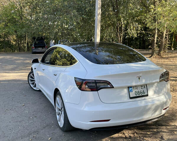 Білий Тесла Модель 3, об'ємом двигуна 0 л та пробігом 140 тис. км за 15600 $, фото 4 на Automoto.ua