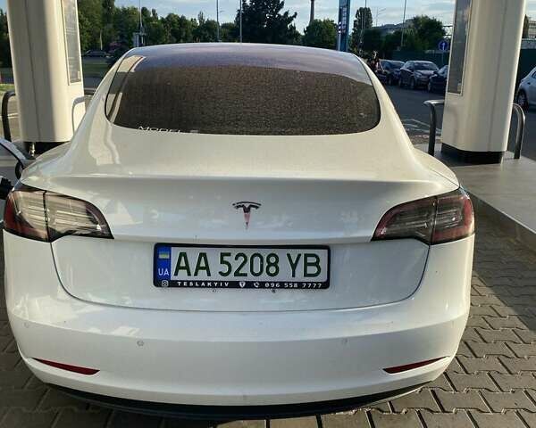 Білий Тесла Модель 3, об'ємом двигуна 0 л та пробігом 170 тис. км за 15700 $, фото 2 на Automoto.ua