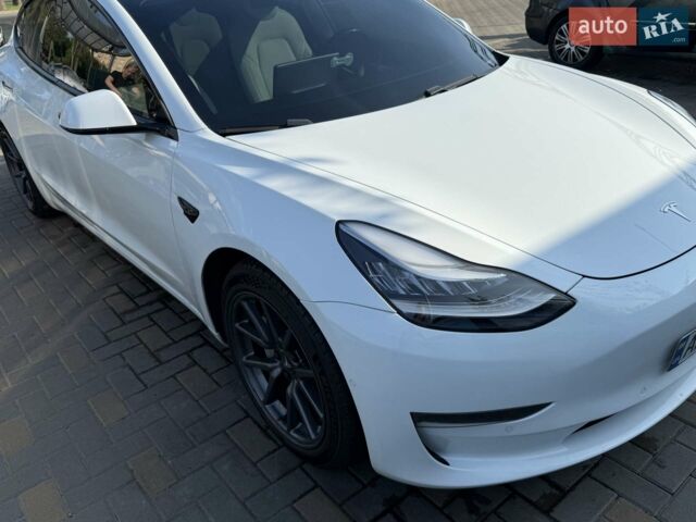Белый Тесла Модель 3, объемом двигателя 0 л и пробегом 85 тыс. км за 18500 $, фото 11 на Automoto.ua