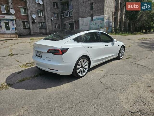 Білий Тесла Модель 3, об'ємом двигуна 0 л та пробігом 69 тис. км за 21000 $, фото 5 на Automoto.ua