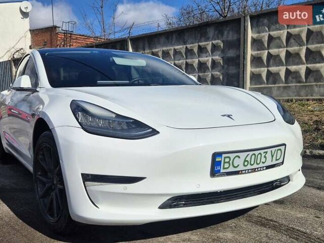 Білий Тесла Модель 3, об'ємом двигуна 0 л та пробігом 132 тис. км за 15300 $, фото 1 на Automoto.ua