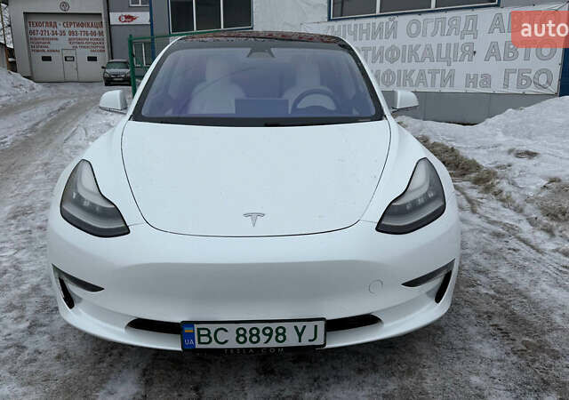 Білий Тесла Модель 3, об'ємом двигуна 0 л та пробігом 100 тис. км за 16500 $, фото 2 на Automoto.ua
