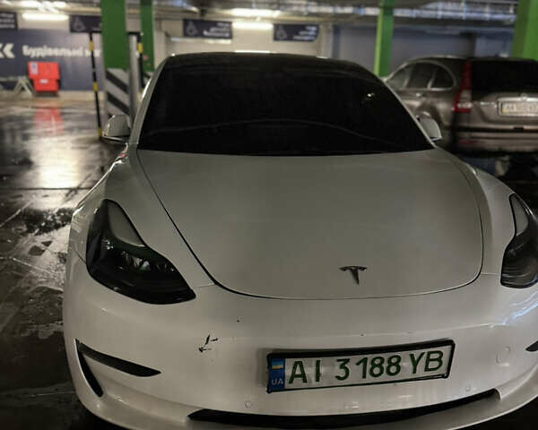Белый Тесла Модель 3, объемом двигателя 0 л и пробегом 108 тыс. км за 15700 $, фото 2 на Automoto.ua