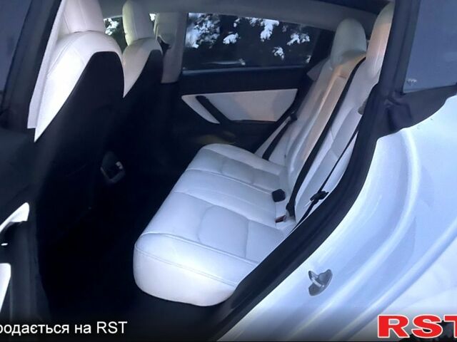 Білий Тесла Модель 3, об'ємом двигуна 0 л та пробігом 11400 тис. км за 19000 $, фото 7 на Automoto.ua