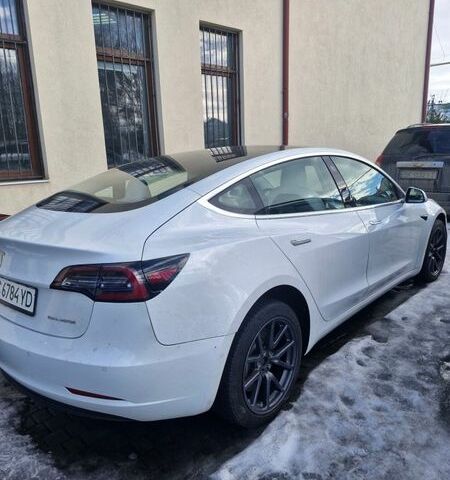 Белый Тесла Модель 3, объемом двигателя 0 л и пробегом 74 тыс. км за 19000 $, фото 1 на Automoto.ua