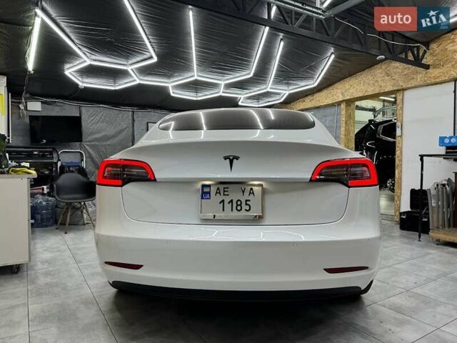 Белый Тесла Модель 3, объемом двигателя 0 л и пробегом 177 тыс. км за 22999 $, фото 3 на Automoto.ua