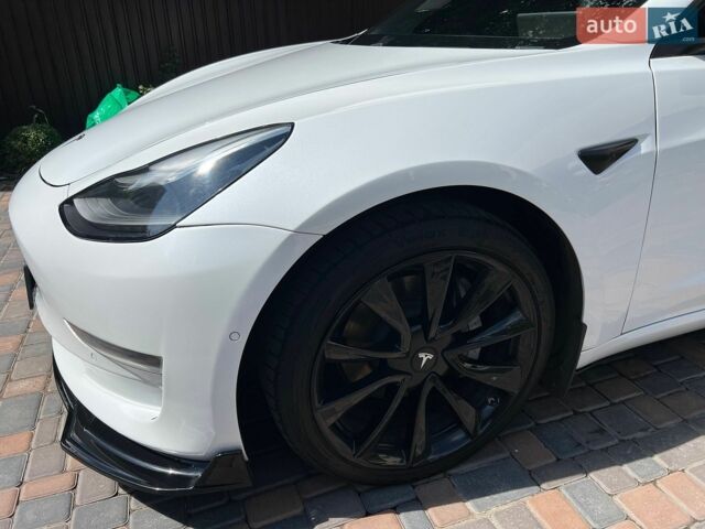 Білий Тесла Модель 3, об'ємом двигуна 0 л та пробігом 126 тис. км за 15500 $, фото 13 на Automoto.ua