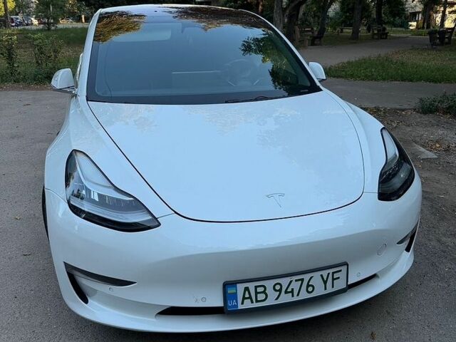 Білий Тесла Модель 3, об'ємом двигуна 0 л та пробігом 98 тис. км за 17400 $, фото 1 на Automoto.ua