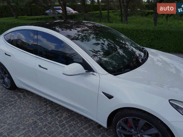 Белый Тесла Модель 3, объемом двигателя 0 л и пробегом 137 тыс. км за 17500 $, фото 26 на Automoto.ua