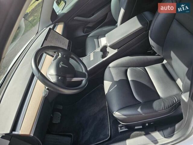 Білий Тесла Модель 3, об'ємом двигуна 0 л та пробігом 69 тис. км за 21000 $, фото 10 на Automoto.ua