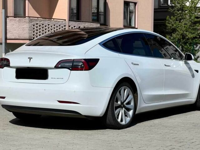 Белый Тесла Модель 3, объемом двигателя 0 л и пробегом 136 тыс. км за 11600 $, фото 2 на Automoto.ua