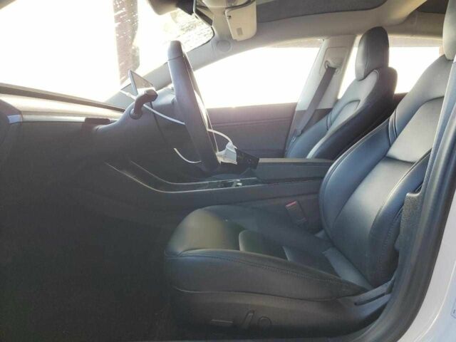 Белый Тесла Модель 3, объемом двигателя 0 л и пробегом 35 тыс. км за 5700 $, фото 6 на Automoto.ua