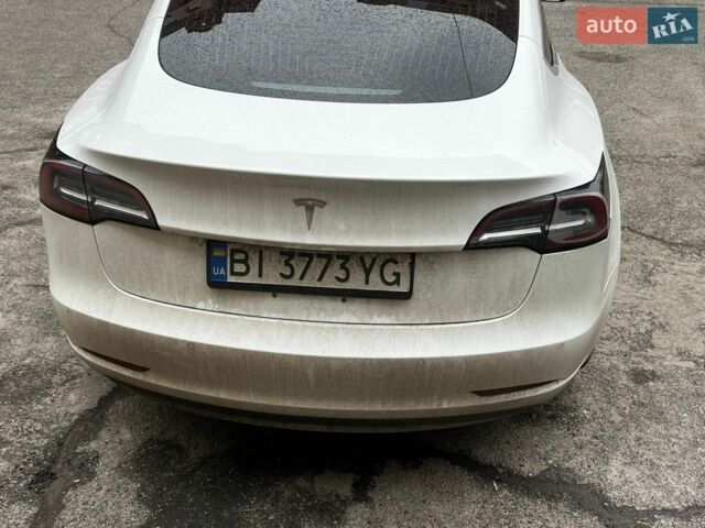 Белый Тесла Модель 3, объемом двигателя 0 л и пробегом 63 тыс. км за 18000 $, фото 2 на Automoto.ua