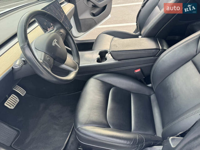 Белый Тесла Модель 3, объемом двигателя 0 л и пробегом 299 тыс. км за 16000 $, фото 12 на Automoto.ua