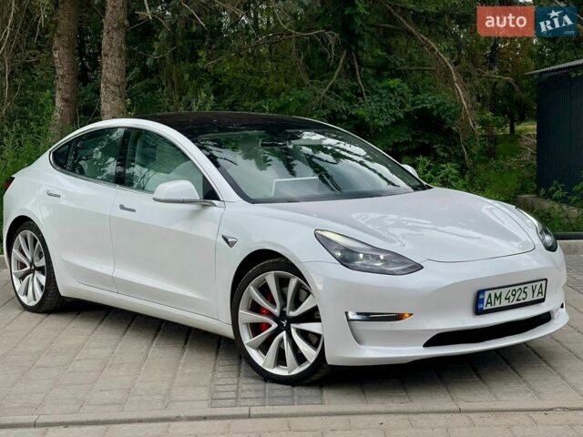 Білий Тесла Модель 3, об'ємом двигуна 0 л та пробігом 115 тис. км за 17450 $, фото 1 на Automoto.ua