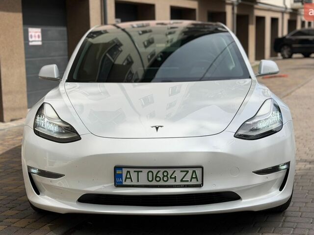 Белый Тесла Модель 3, объемом двигателя 0 л и пробегом 90 тыс. км за 15950 $, фото 10 на Automoto.ua