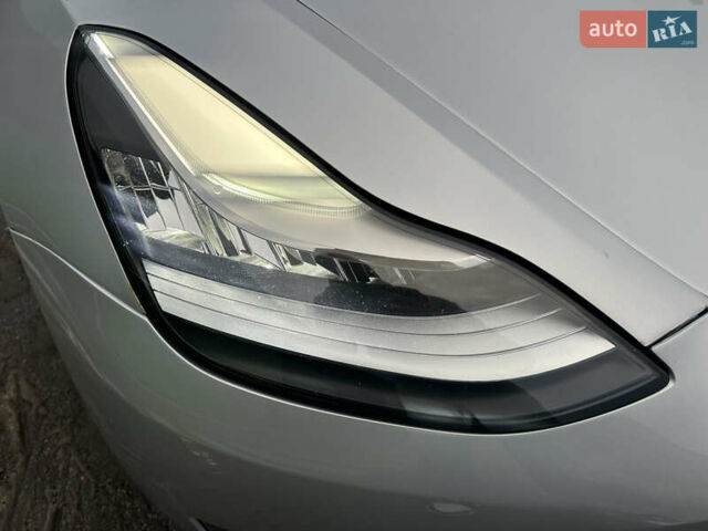Белый Тесла Модель 3, объемом двигателя 0 л и пробегом 108 тыс. км за 17500 $, фото 30 на Automoto.ua