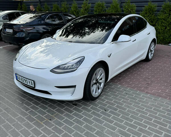 Белый Тесла Модель 3, объемом двигателя 0 л и пробегом 132 тыс. км за 14999 $, фото 26 на Automoto.ua