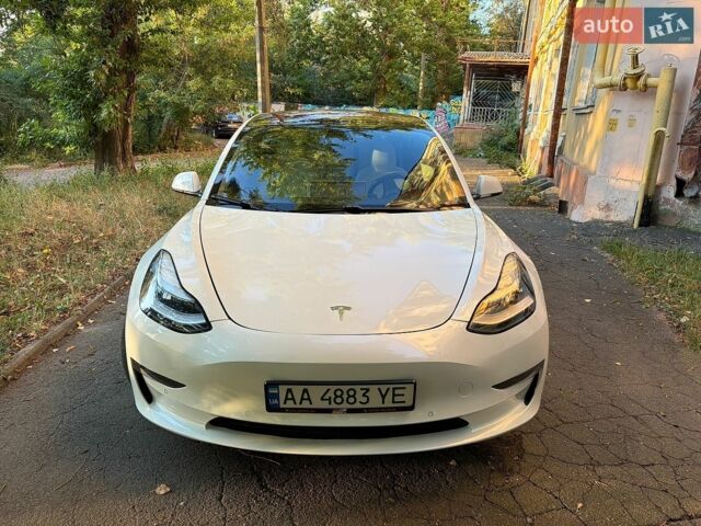 Белый Тесла Модель 3, объемом двигателя 0 л и пробегом 176 тыс. км за 15800 $, фото 1 на Automoto.ua