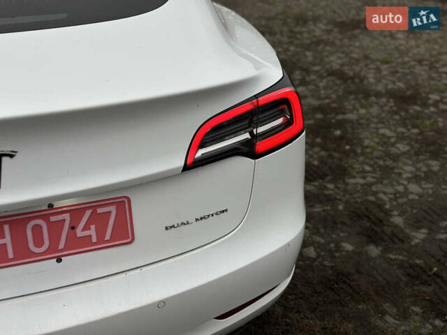 Белый Тесла Модель 3, объемом двигателя 0 л и пробегом 202 тыс. км за 13900 $, фото 6 на Automoto.ua
