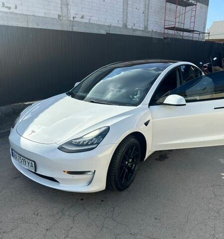 Белый Тесла Модель 3, объемом двигателя 0 л и пробегом 180 тыс. км за 16000 $, фото 9 на Automoto.ua
