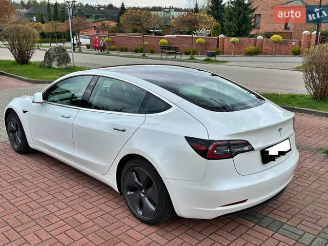 Белый Тесла Модель 3, объемом двигателя 0 л и пробегом 150 тыс. км за 25700 $, фото 6 на Automoto.ua