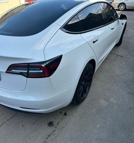 Белый Тесла Модель 3, объемом двигателя 0 л и пробегом 180 тыс. км за 16000 $, фото 1 на Automoto.ua