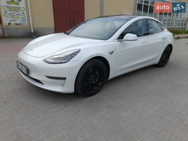 Белый Тесла Модель 3, объемом двигателя 0 л и пробегом 84 тыс. км за 17800 $, фото 8 на Automoto.ua